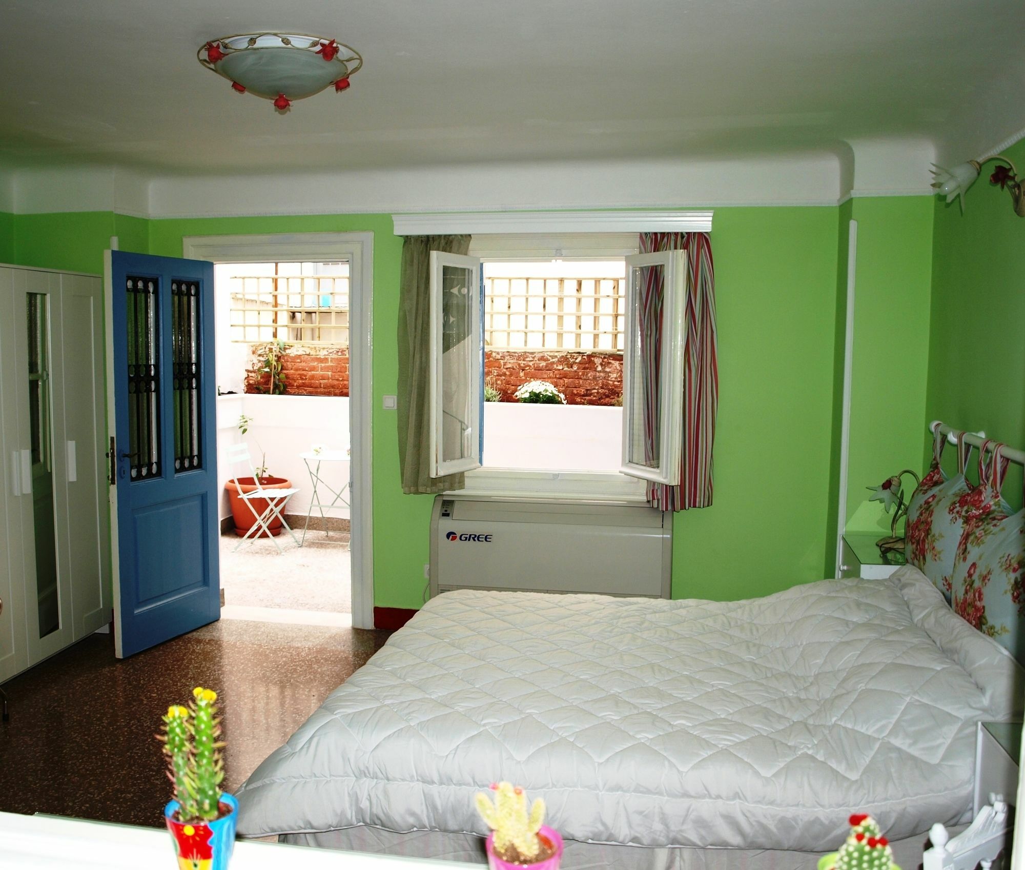 Athens Family Apartments Экстерьер фото